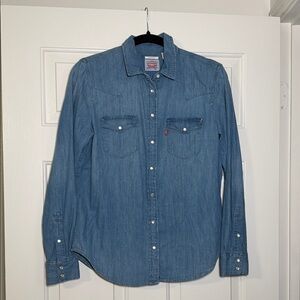 Levi's womens Casual Blue Button Down Shirt